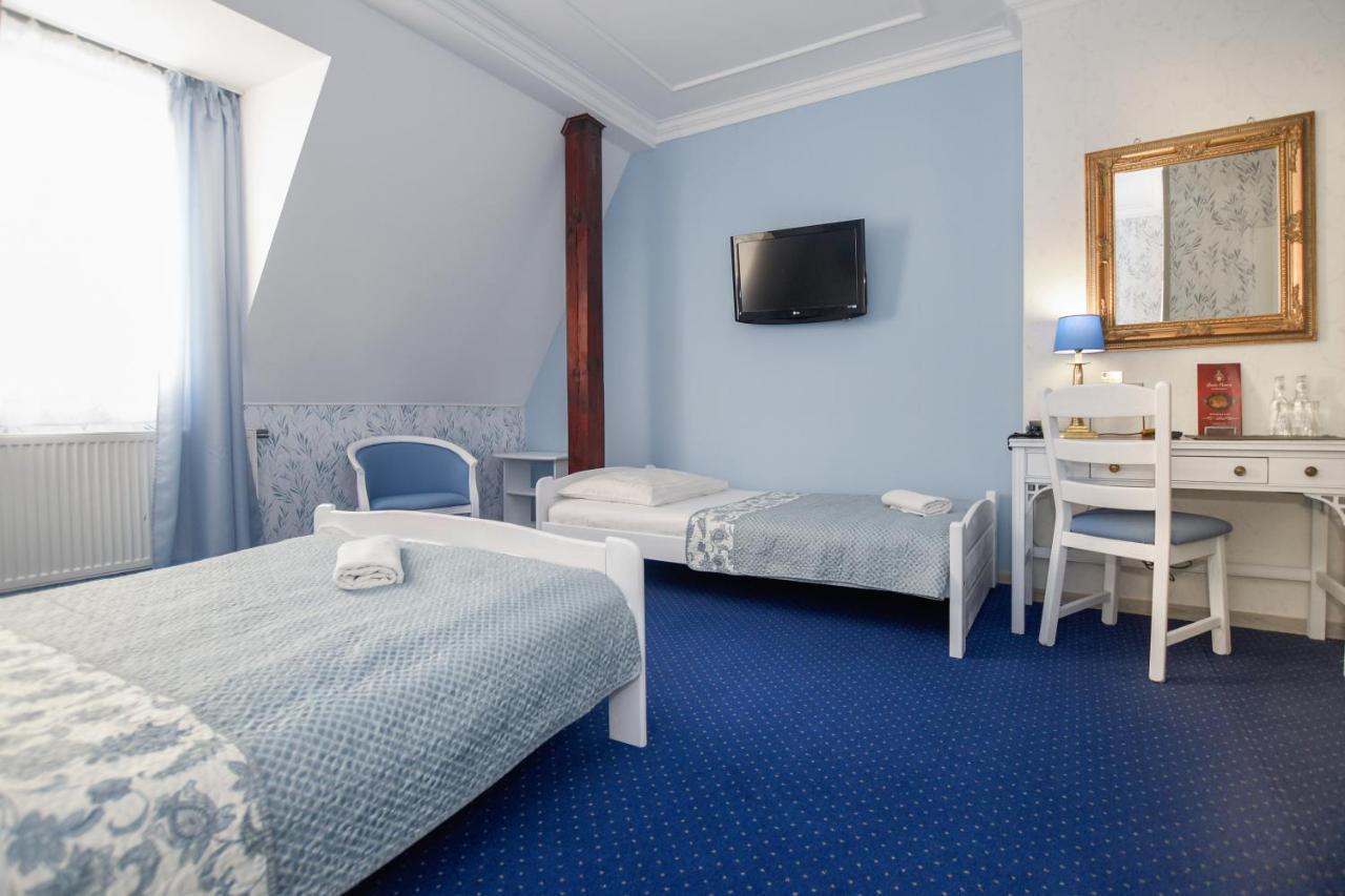 Hotel Dwor Ostoia Rymanów Exteriér fotografie