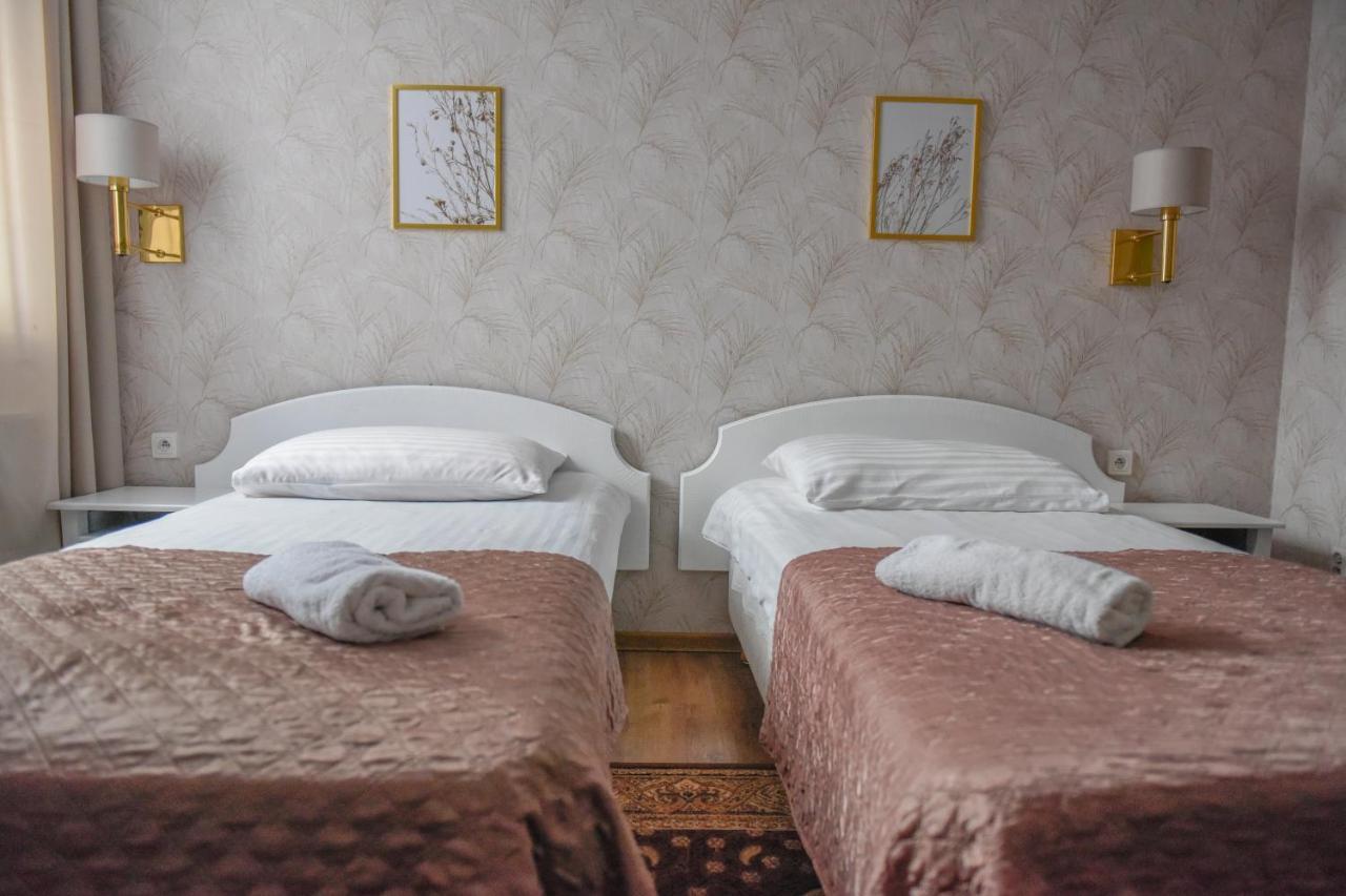 Hotel Dwor Ostoia Rymanów Exteriér fotografie