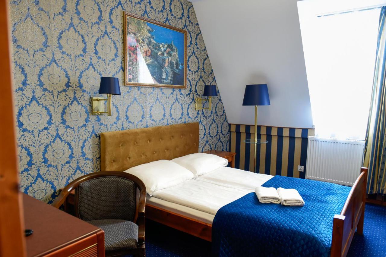 Hotel Dwor Ostoia Rymanów Exteriér fotografie