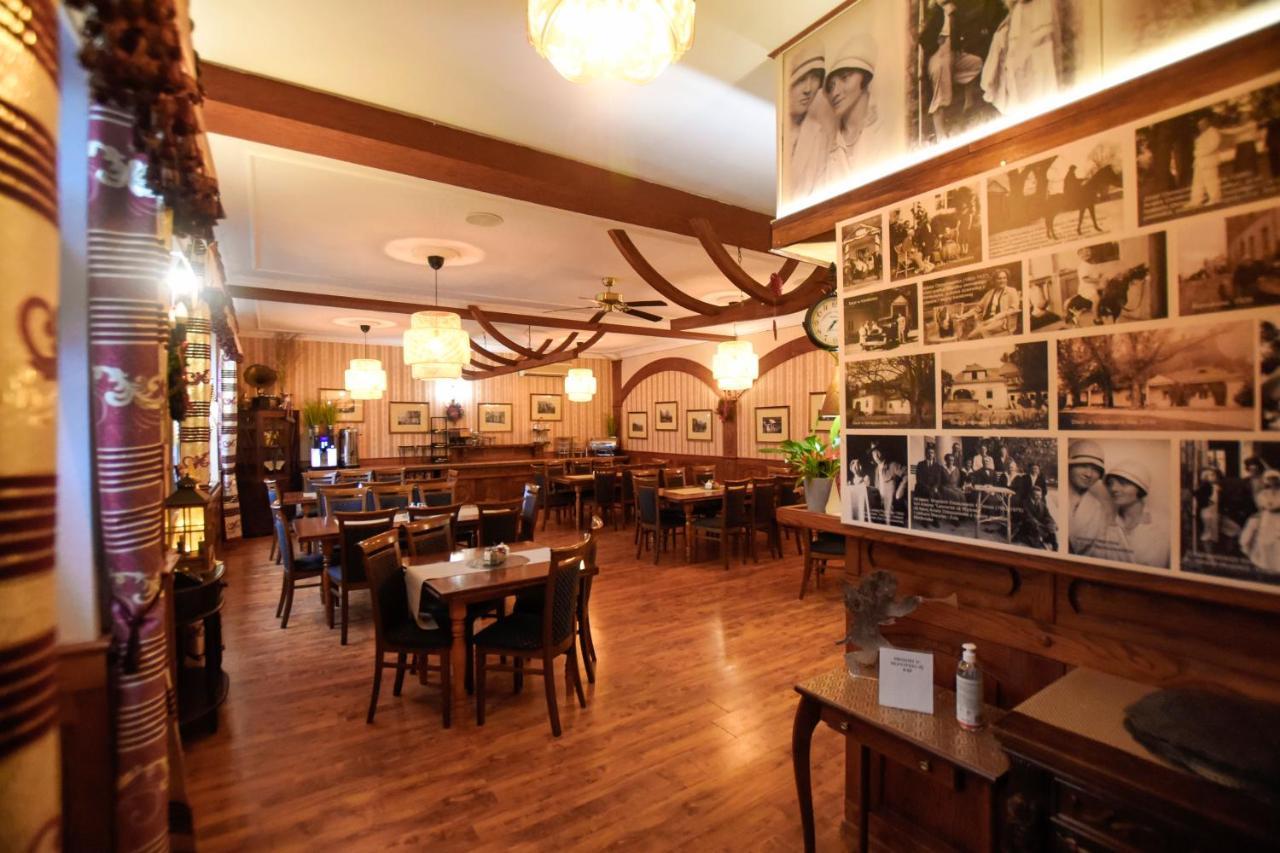 Hotel Dwor Ostoia Rymanów Exteriér fotografie