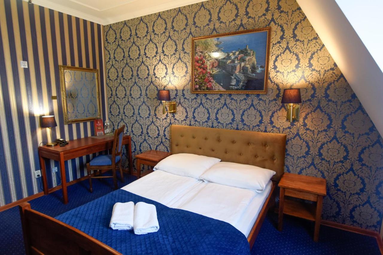 Hotel Dwor Ostoia Rymanów Exteriér fotografie
