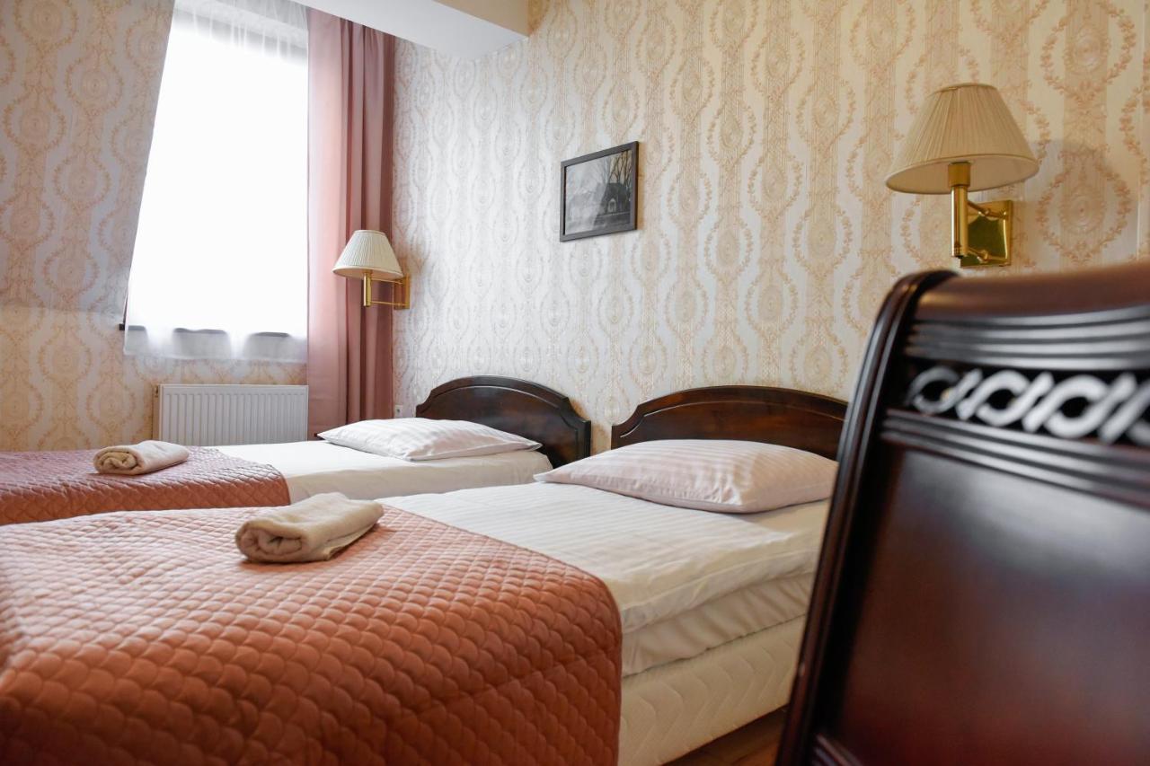 Hotel Dwor Ostoia Rymanów Exteriér fotografie