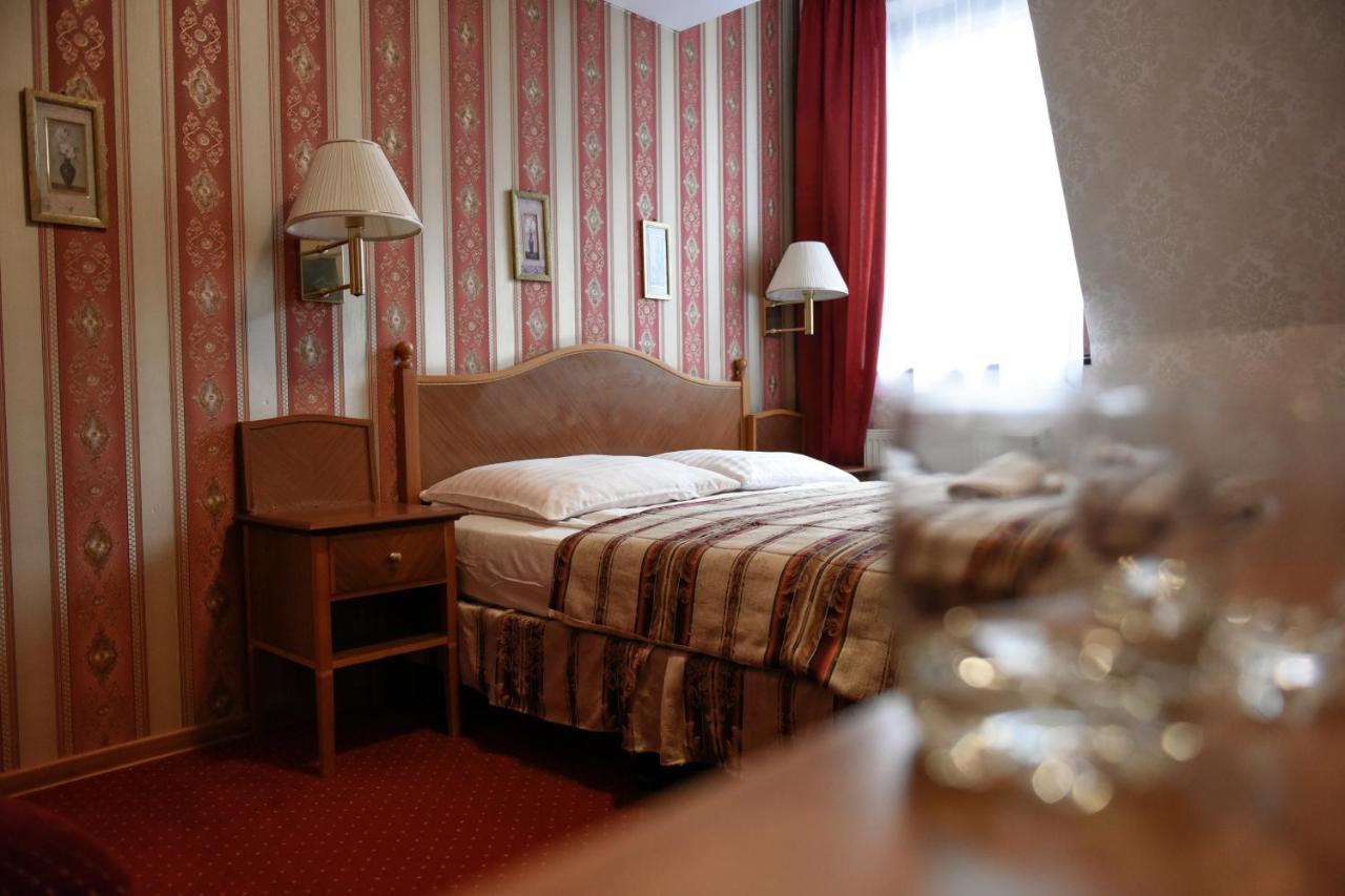 Hotel Dwor Ostoia Rymanów Exteriér fotografie