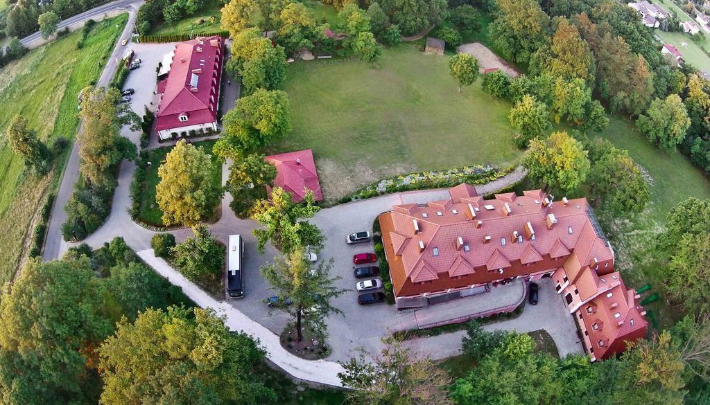 Hotel Dwor Ostoia Rymanów Exteriér fotografie