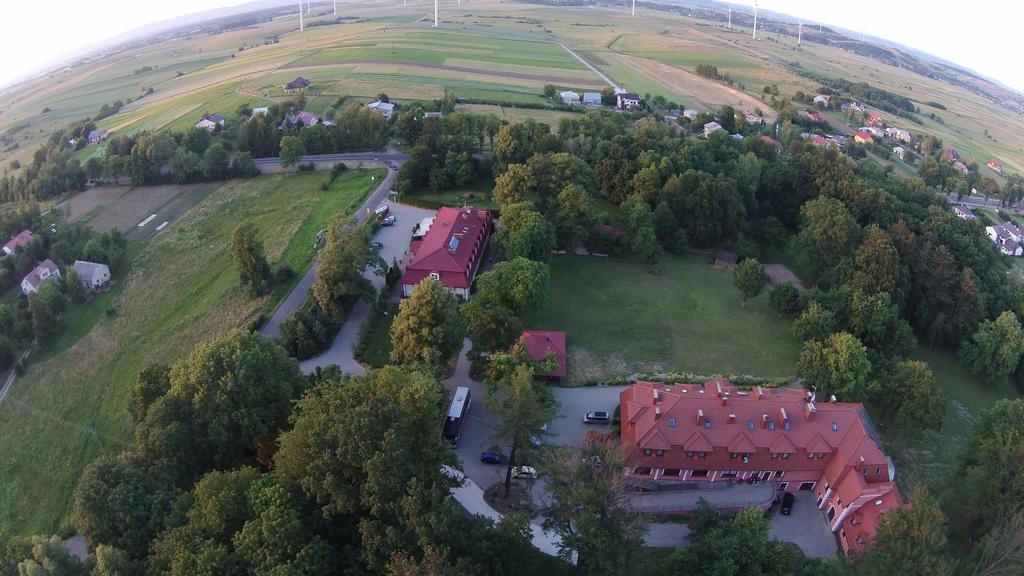 Hotel Dwor Ostoia Rymanów Exteriér fotografie