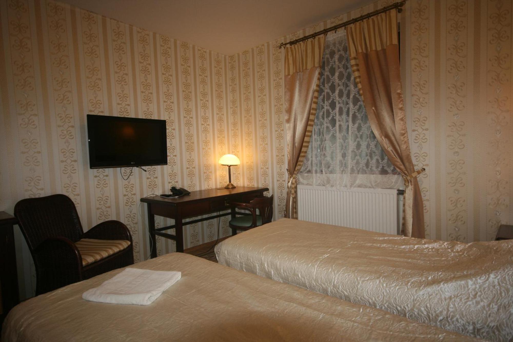 Hotel Dwor Ostoia Rymanów Pokoj fotografie