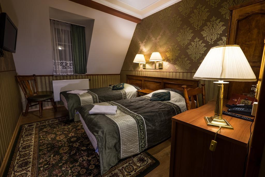 Hotel Dwor Ostoia Rymanów Exteriér fotografie