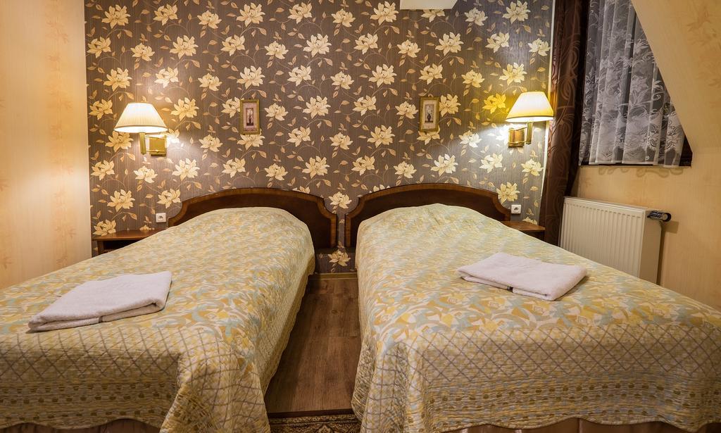Hotel Dwor Ostoia Rymanów Exteriér fotografie