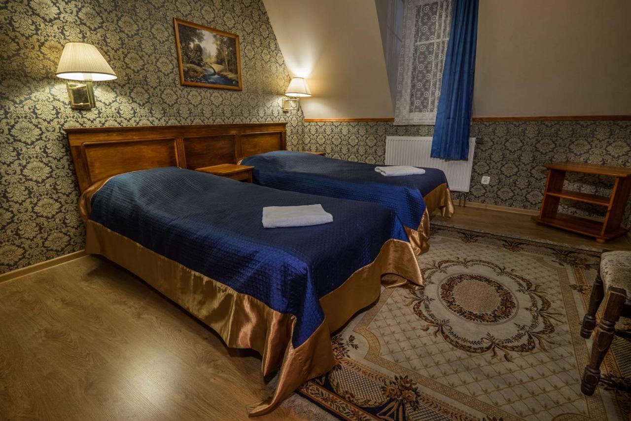 Hotel Dwor Ostoia Rymanów Exteriér fotografie